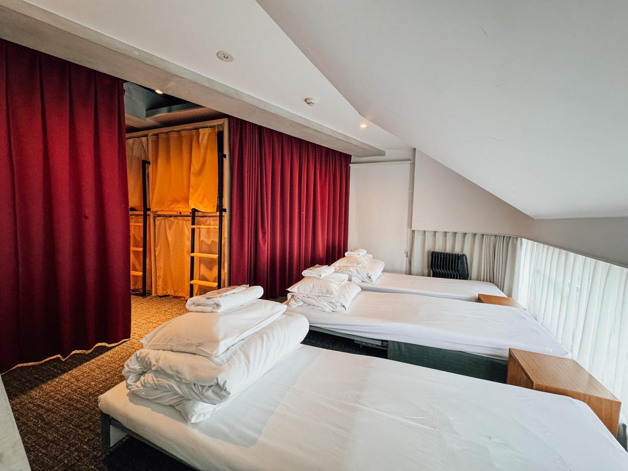 Хостел Unplan Shinjuku Токио Экстерьер фото